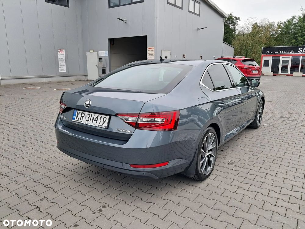 Skoda Superb 2.0 TDI L&K DSG - 6
