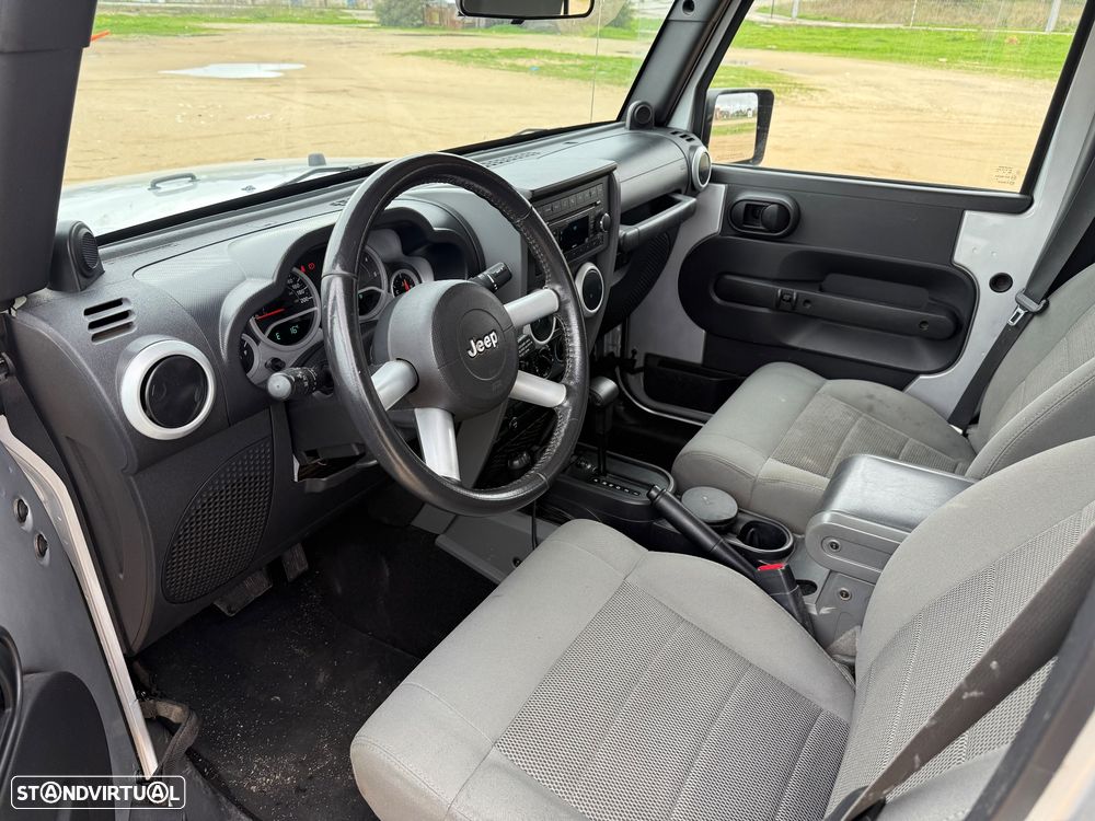 Jeep Wrangler Unlimited 2.8 CRD ATX Sahara - 12