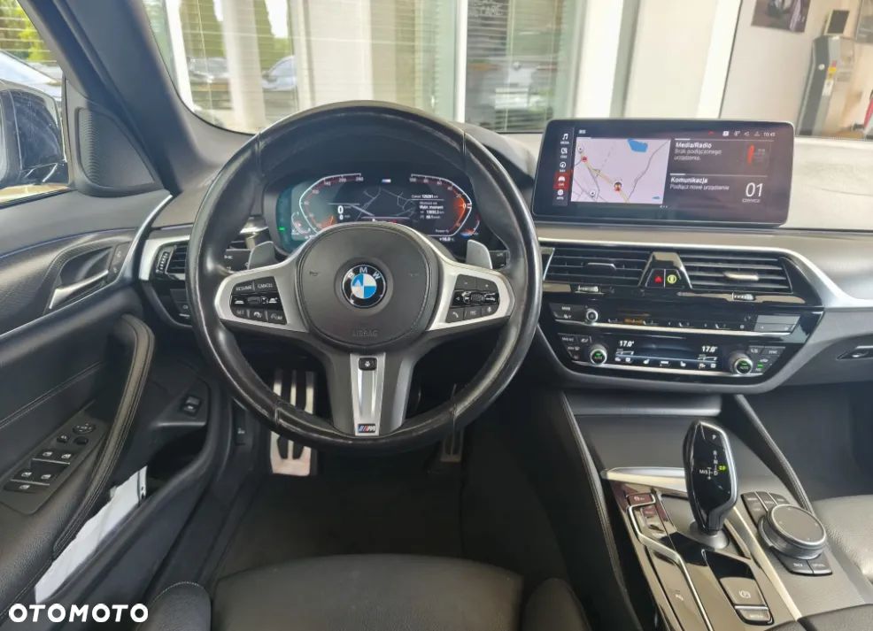 BMW Seria 5 530d xDrive M Sport Edition - 7