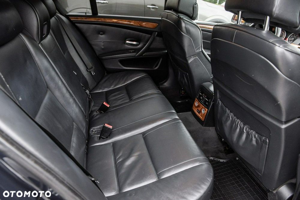 BMW Seria 5 523i Edition Sport - 9