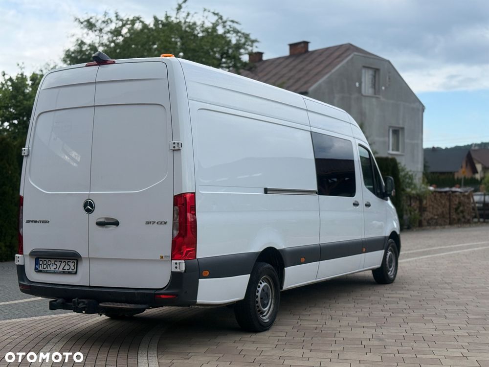 Mercedes-Benz Sprinter - 6