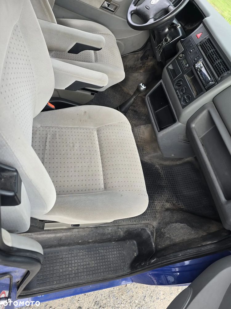 Volkswagen Caravelle Basis / CL - 4