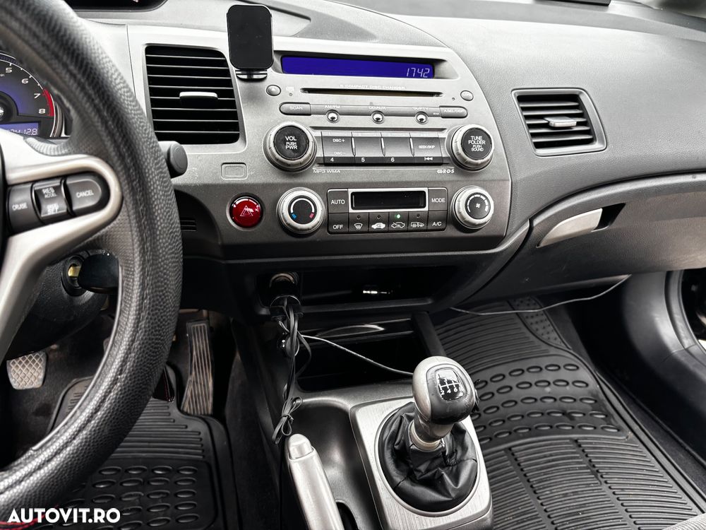 Honda Civic 1.8 S - 4
