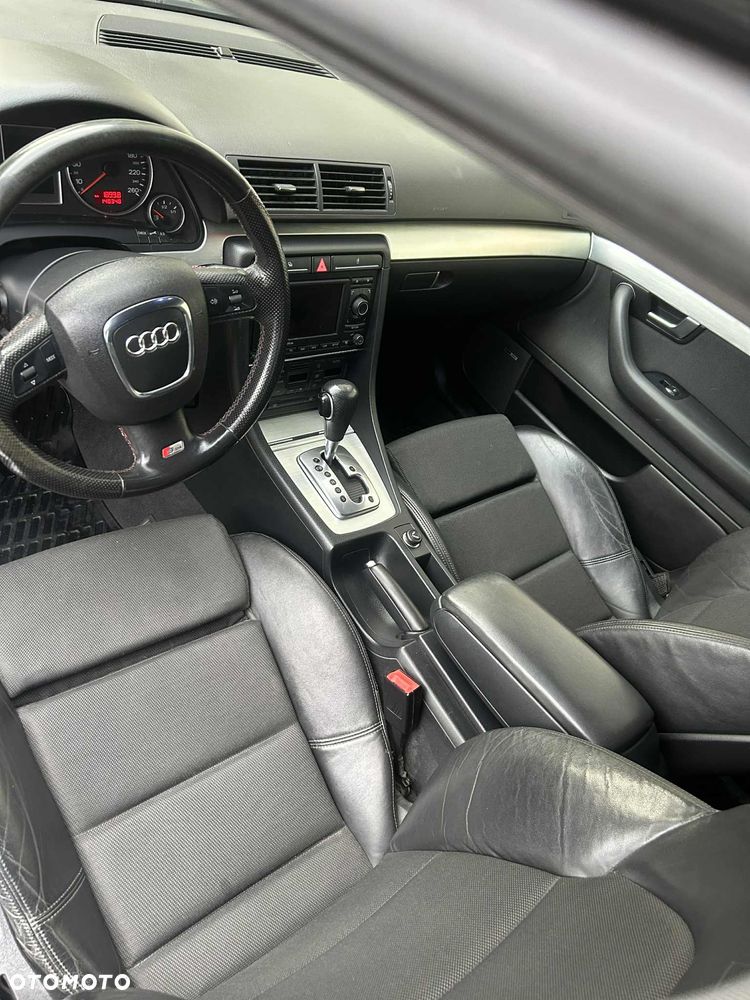 Audi A4 Limousine - 23