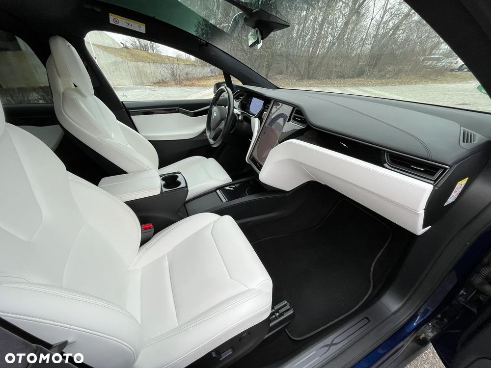 Tesla Model X 75 D - 23