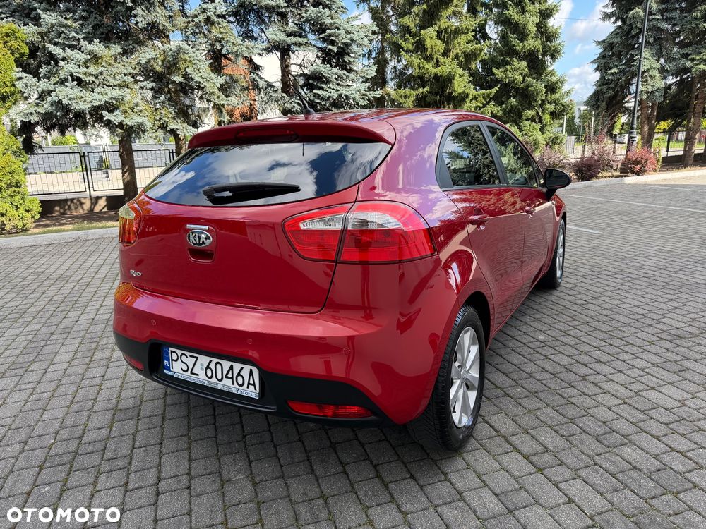 Kia Rio - 12