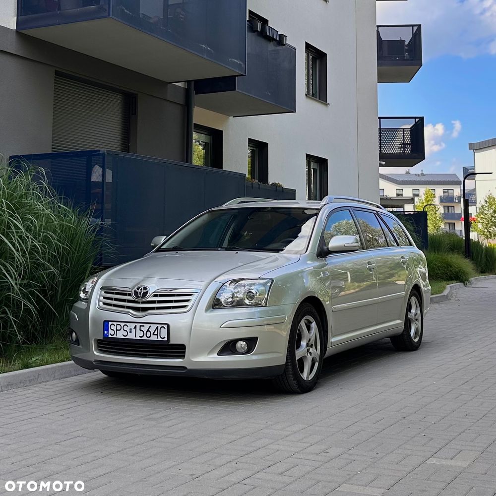 Toyota Avensis 2.0 VVT-i Team - 1