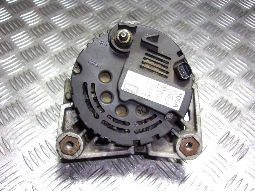 Opel Vivaro A Renault Trafic II alternator 2.0 16V - 3