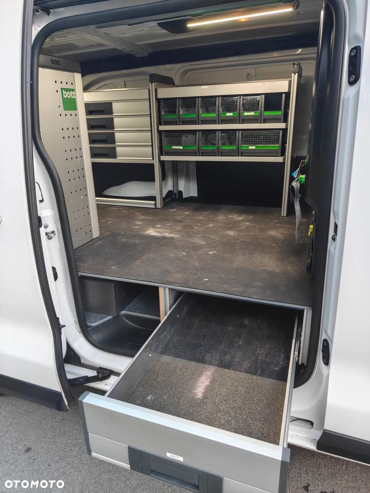 Opel Vivaro - 12