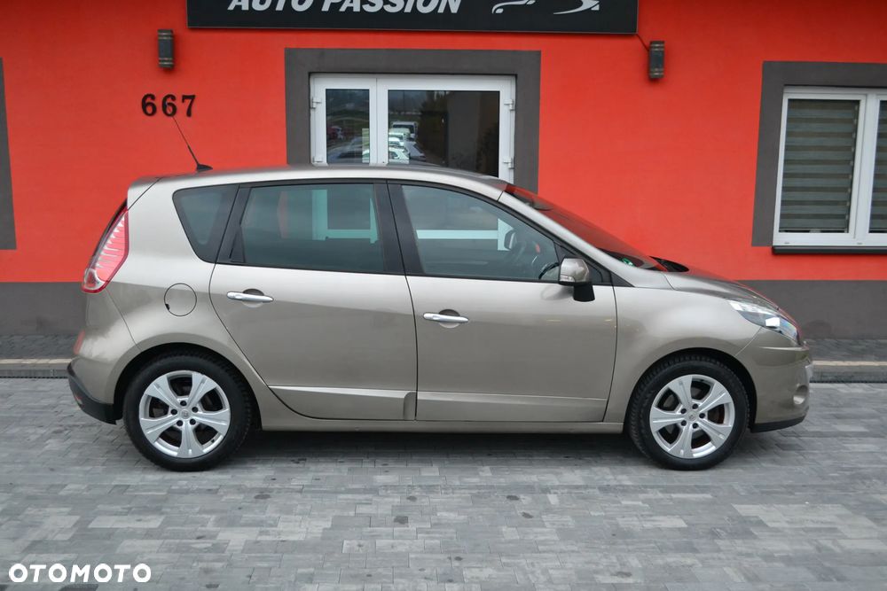 Renault Scenic 1.6 16V 110 Dynamique - 15