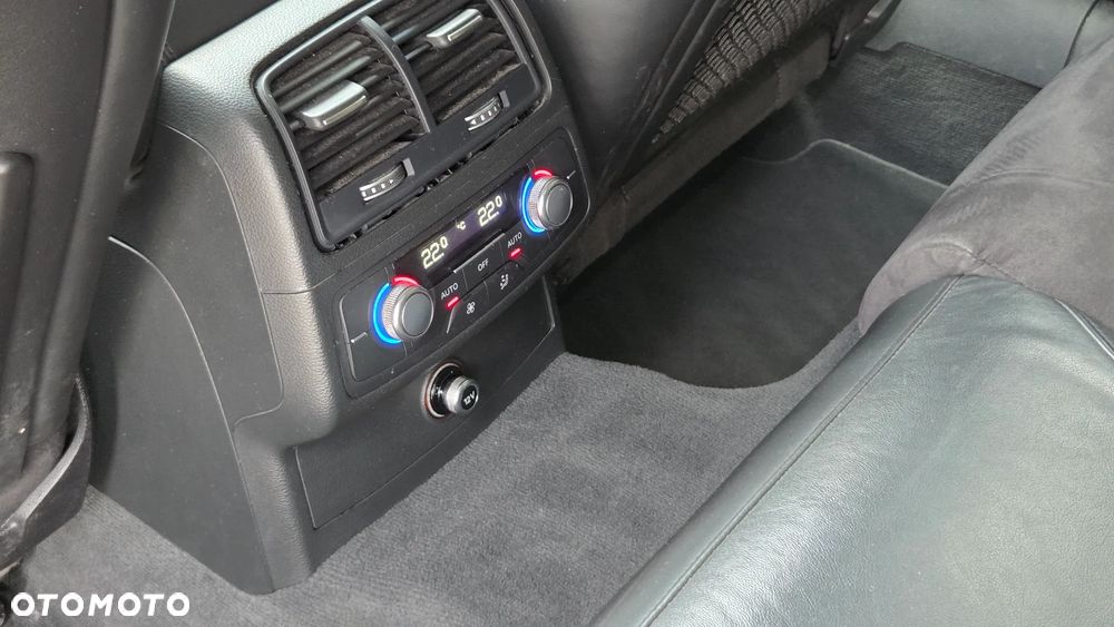 Audi A6 Avant 2.0 TDI Ultra S tronic - 29