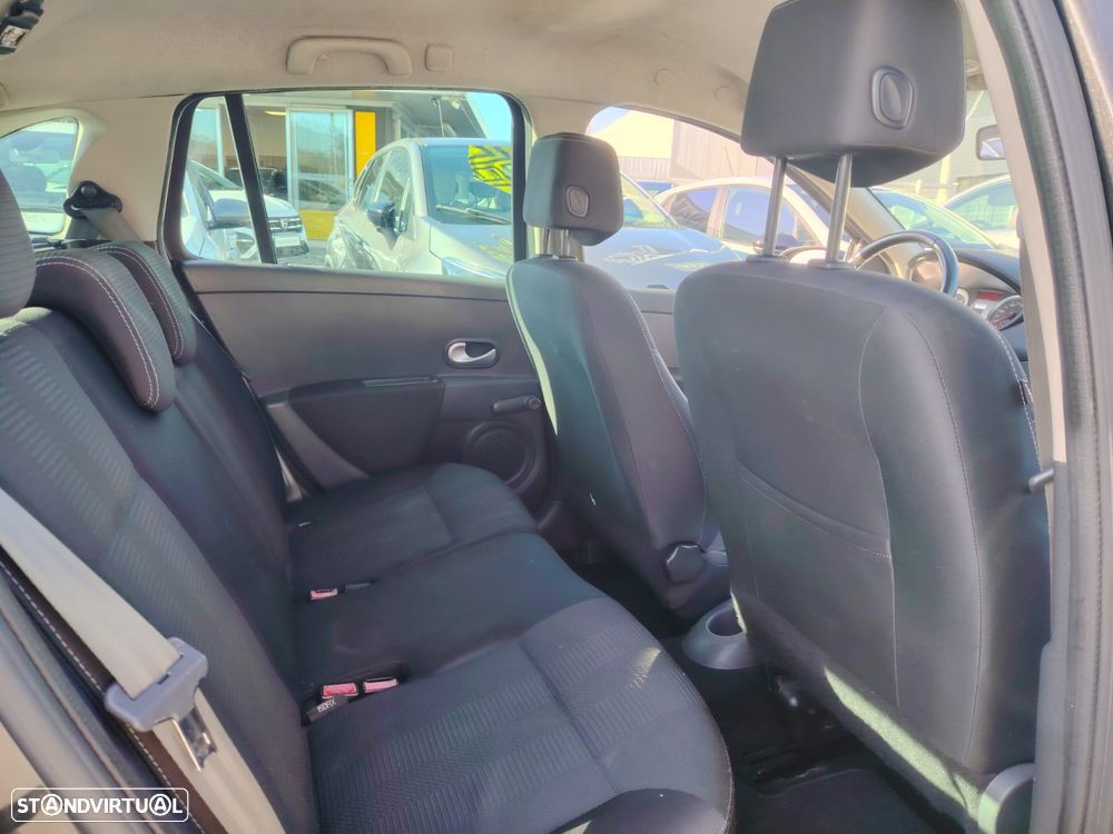 Renault Clio Sport Tourer - 6