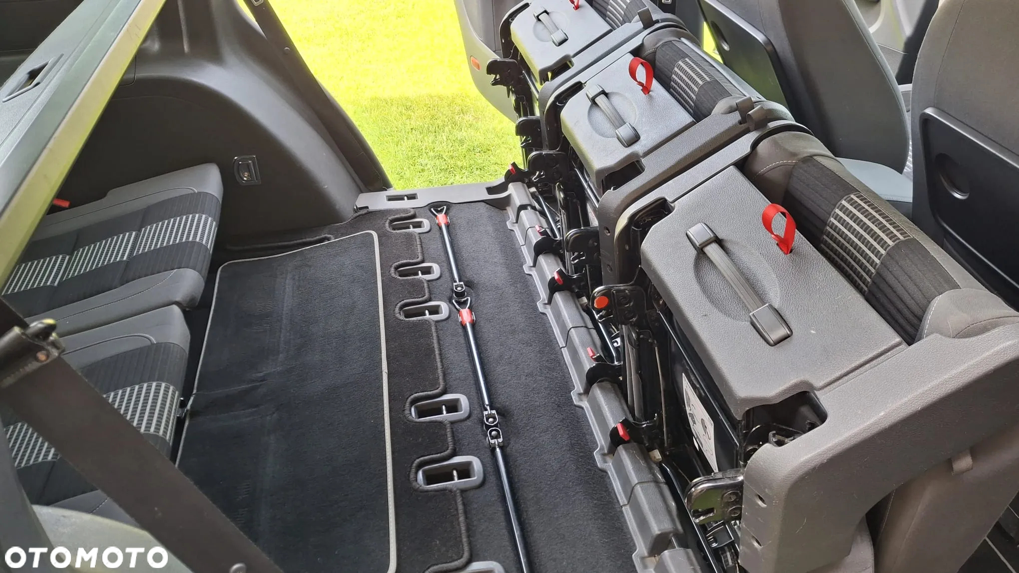 Volkswagen Touran 1.6 - 18