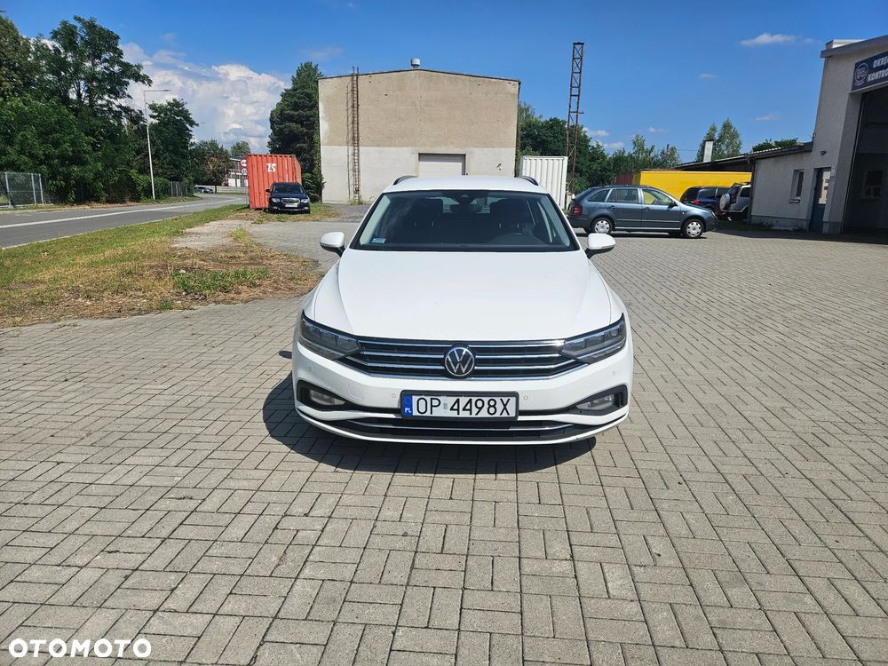 Volkswagen Passat - 2