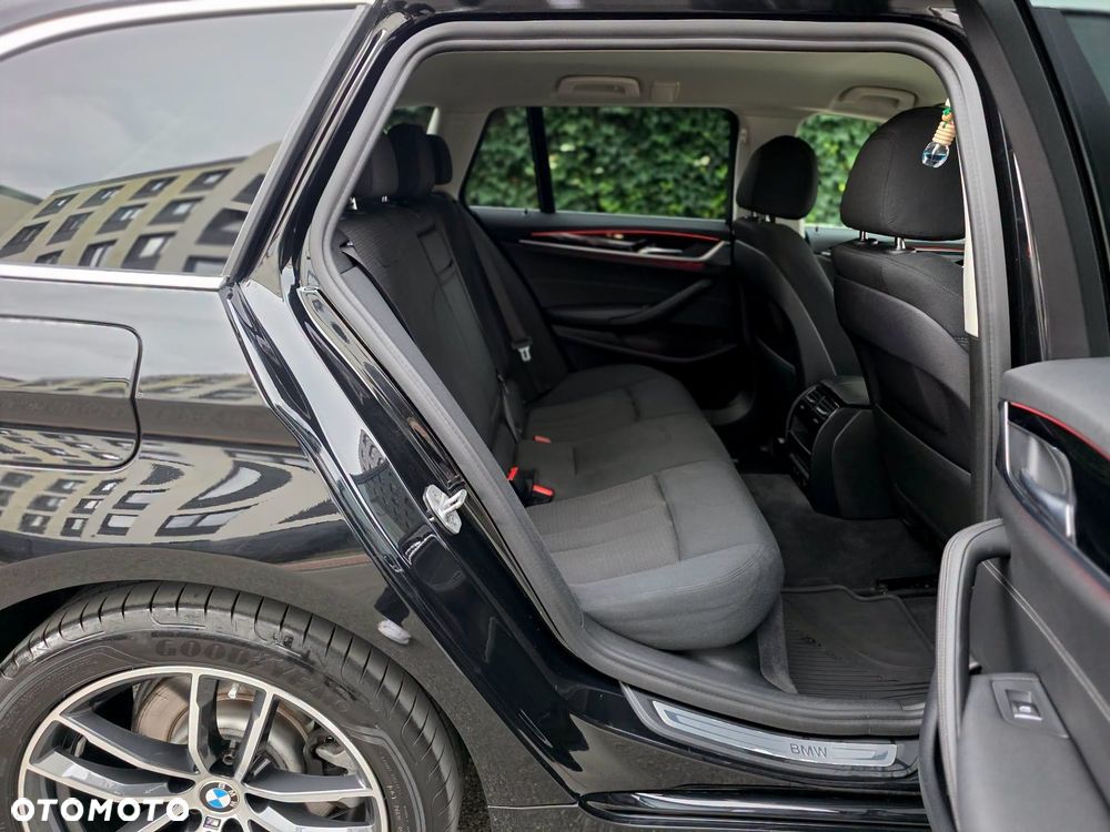 BMW Seria 5 520d xDrive - 20