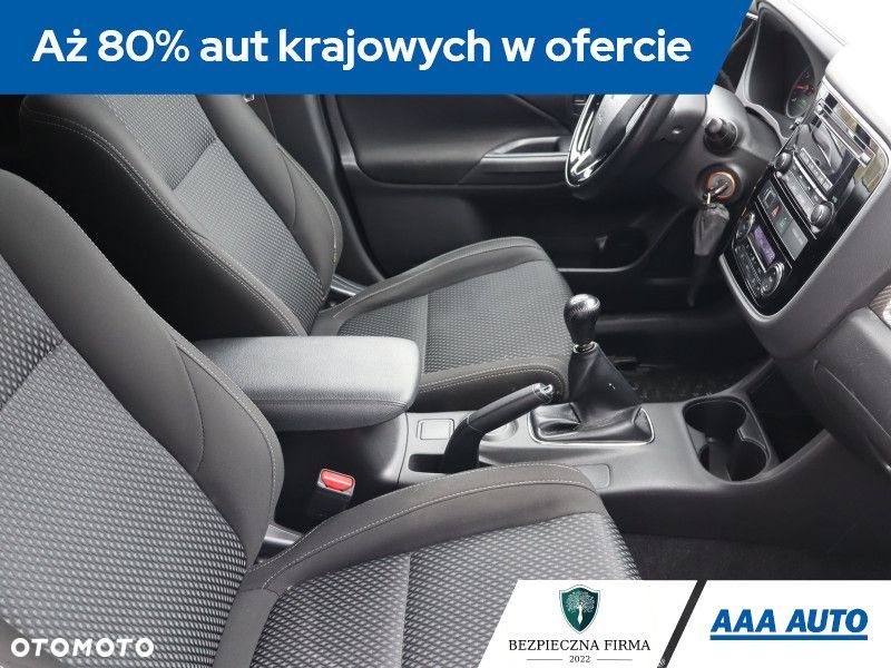 Mitsubishi Outlander - 11