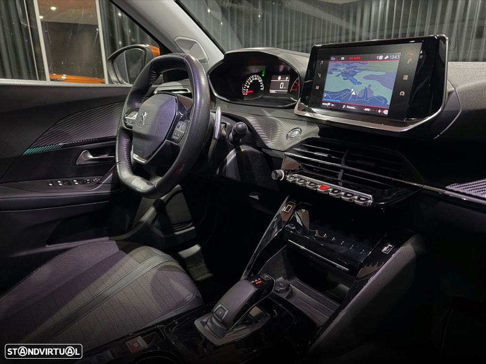 Peugeot 2008 1.5 BlueHDi Allure EAT8 - 31