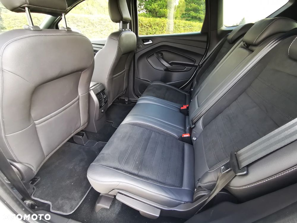 Ford Kuga 2.0 TDCi 4x4 ST-Line - 14