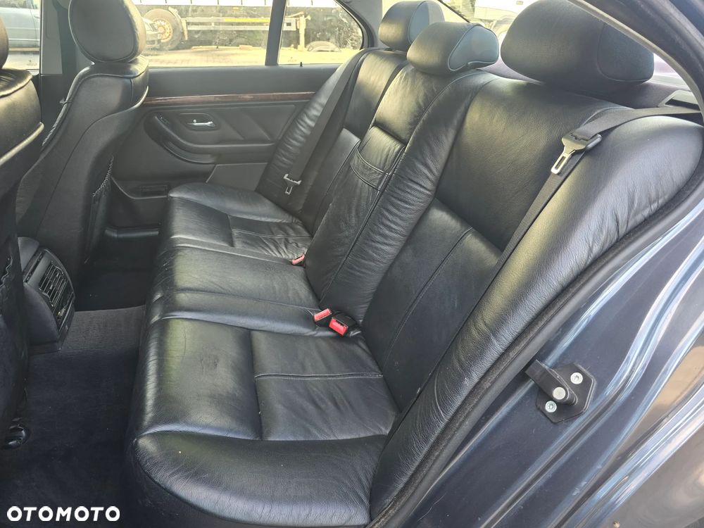 BMW Seria 5 520i - 10