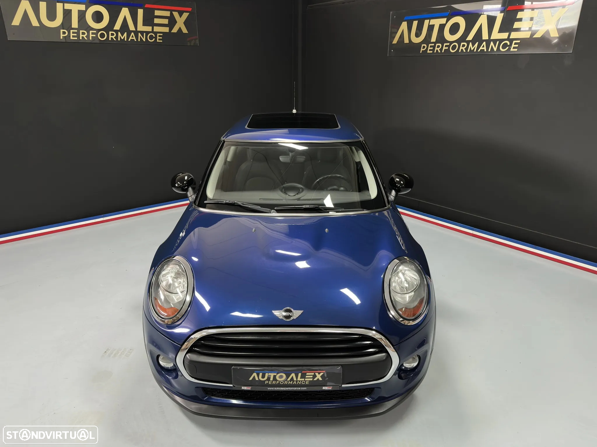 MINI 3 Portas One D - 53