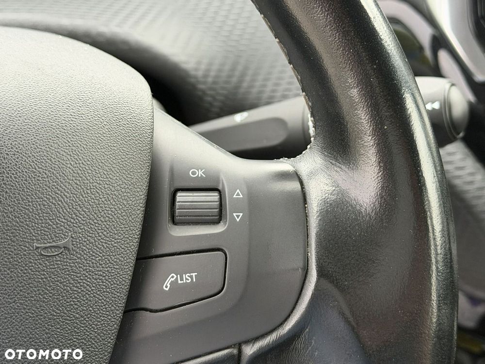 Peugeot 2008 PureTech 110 Stop&Start EAT6 Allure - 23