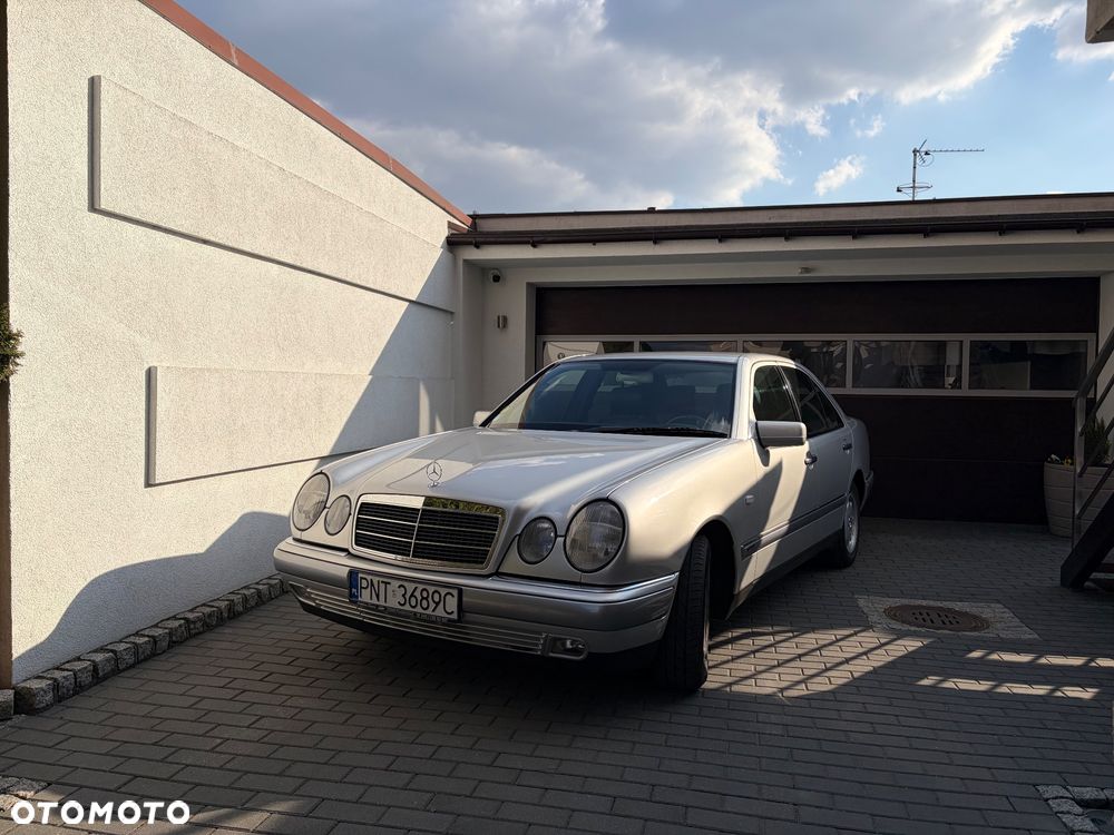 Mercedes-Benz Klasa E - 2