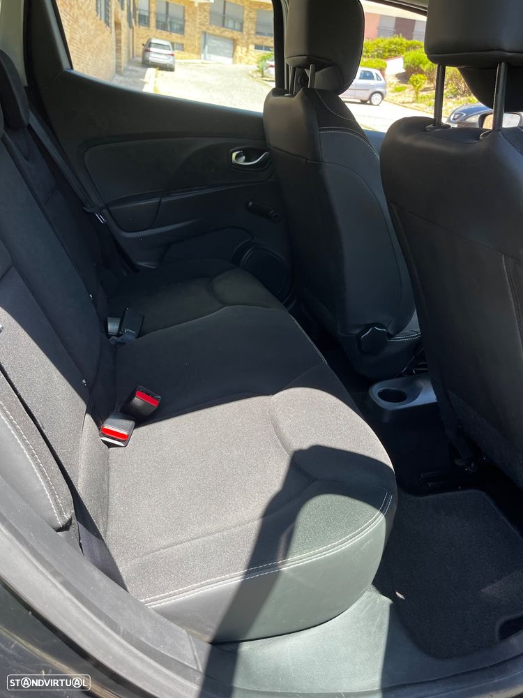 Renault Clio 1.5 dCi Dynamique Sport Edtion — fotografia 12