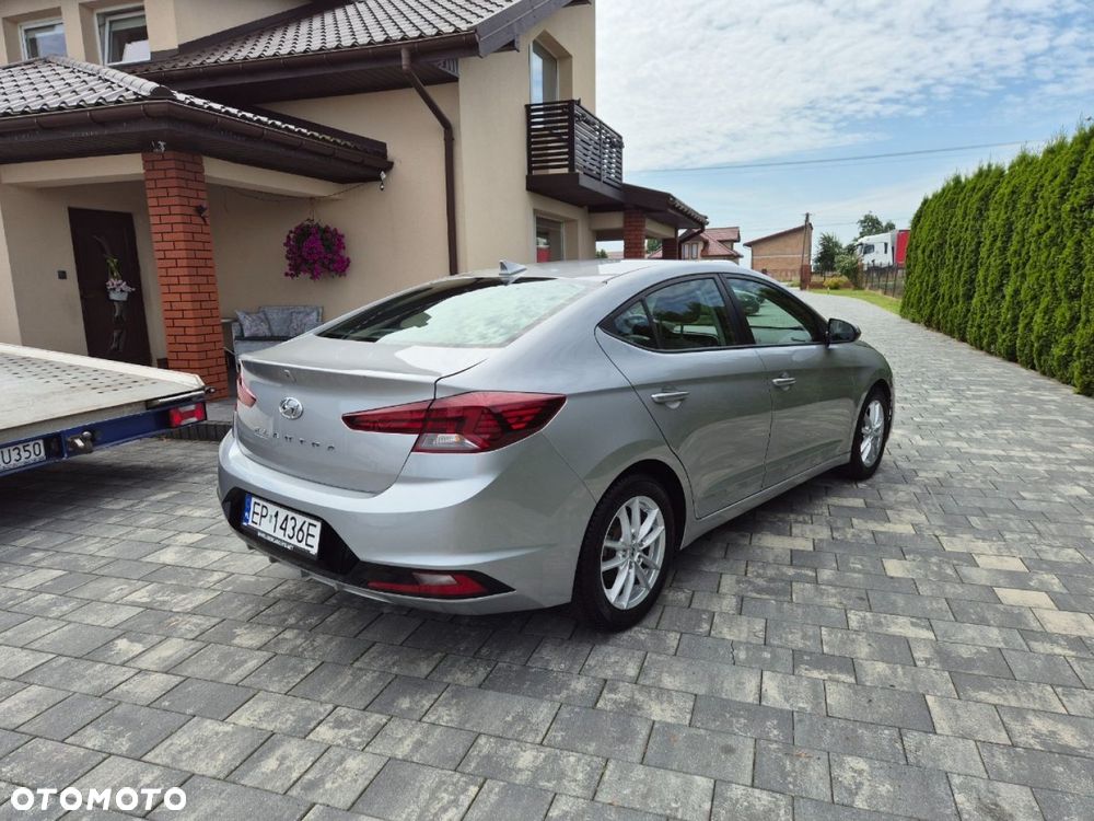 Hyundai Elantra - 9