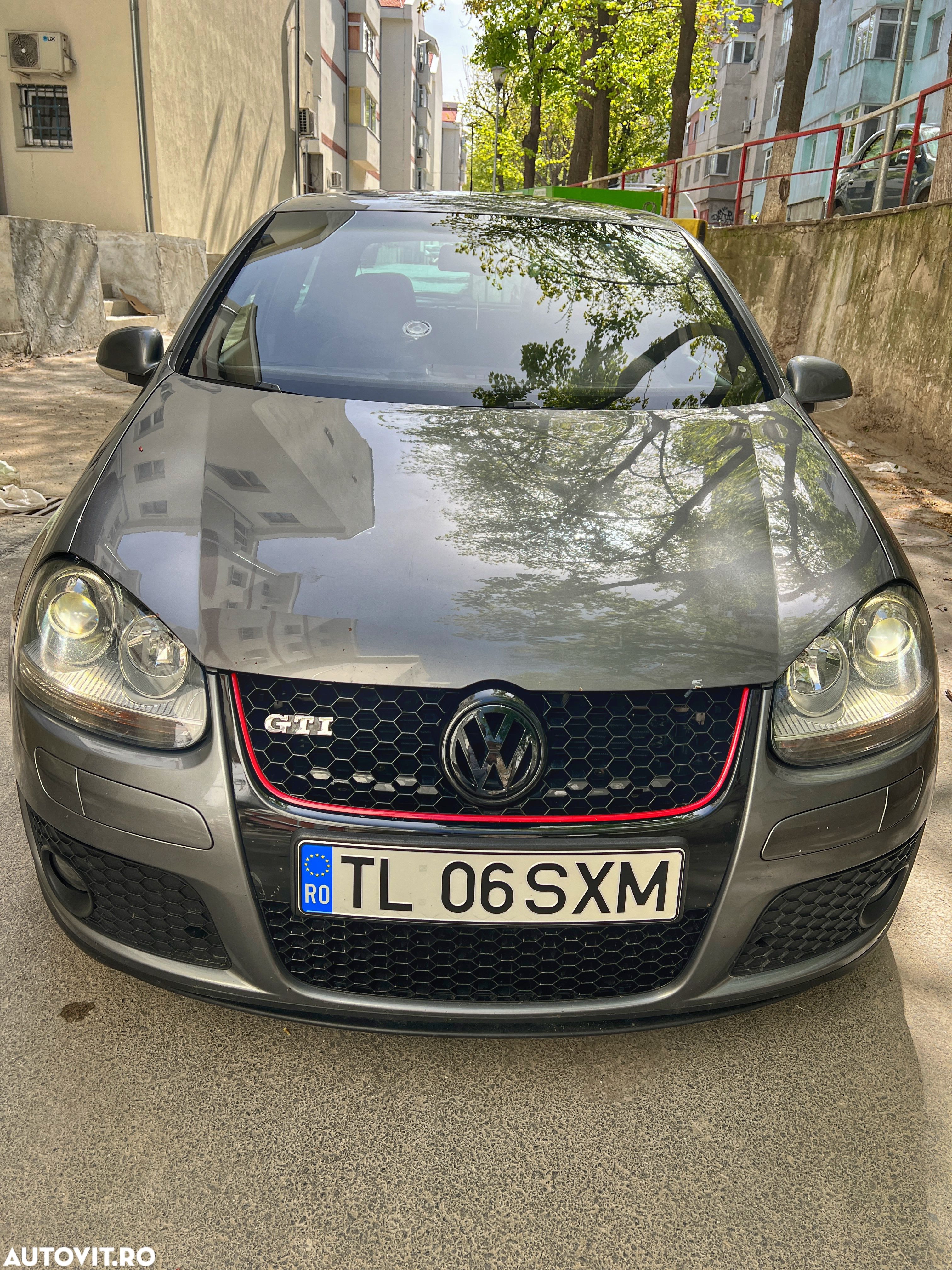 Volkswagen Golf 2.0 FSI GTI DSG - 1