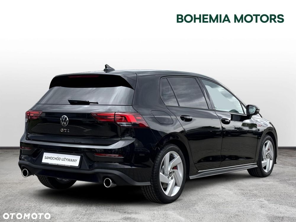 Volkswagen Golf - 6