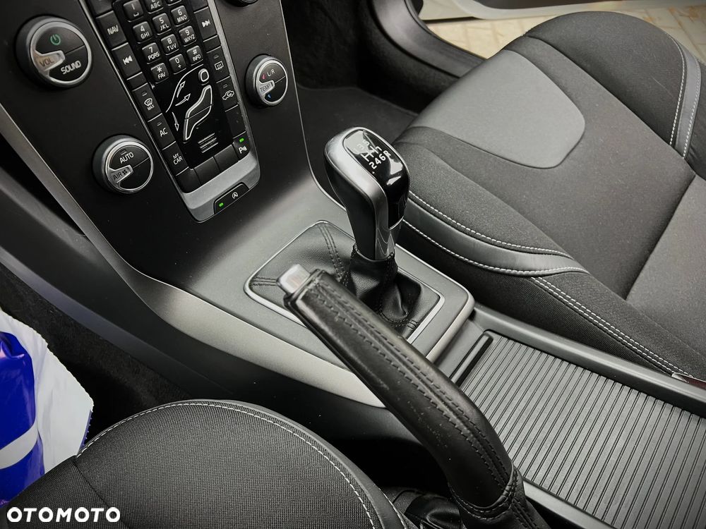 Volvo V40 D2 Momentum - 40