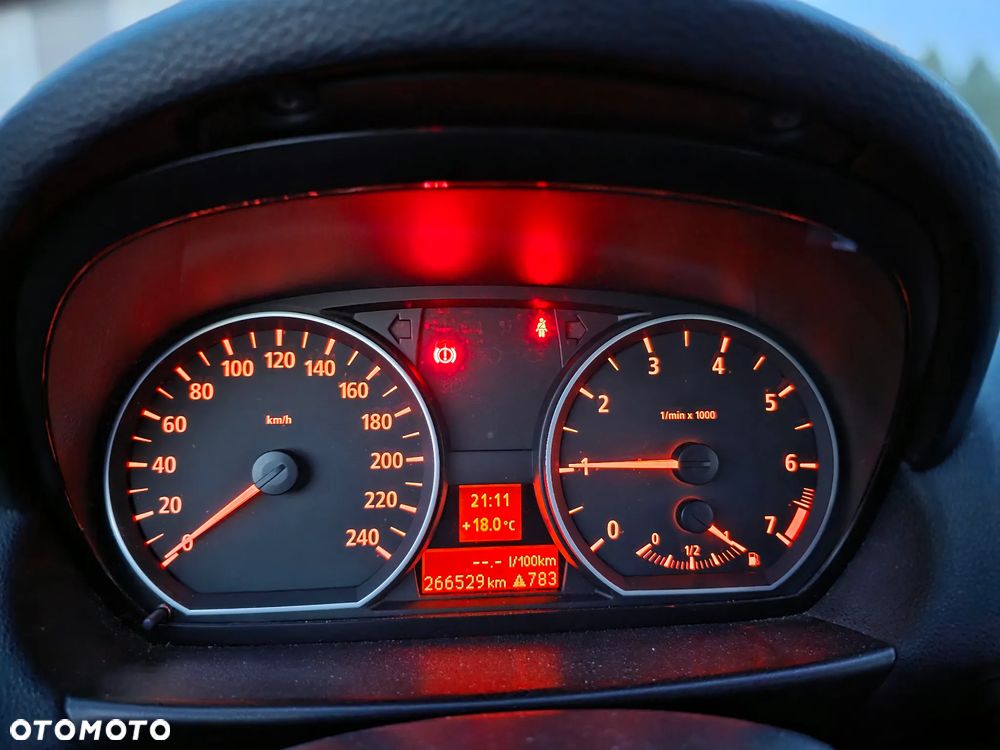 BMW Seria 1 120i - 11