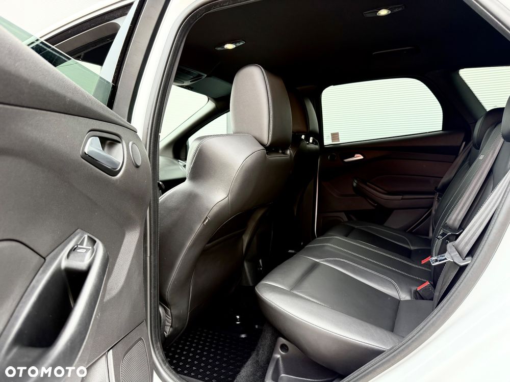 Ford Focus 2.0 EcoBoost ST mit Leder-Sport-Paket - 26