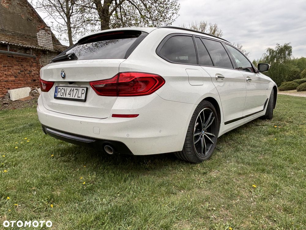 BMW Seria 5 520d Sport Line - 4