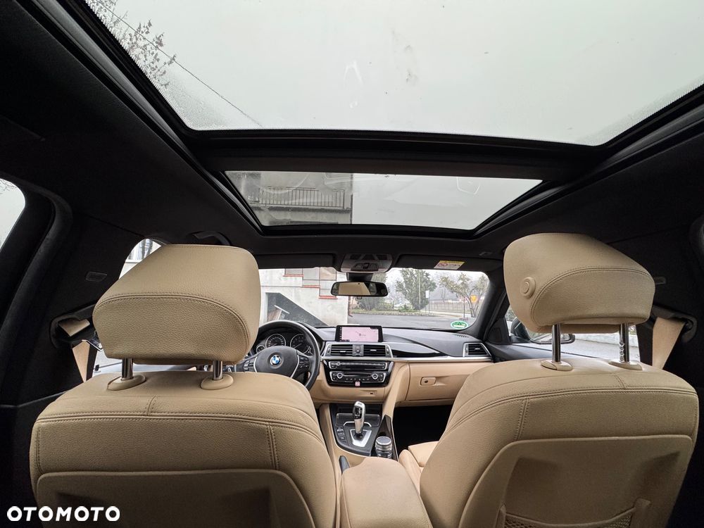 BMW Seria 3 320i Luxury Line - 26