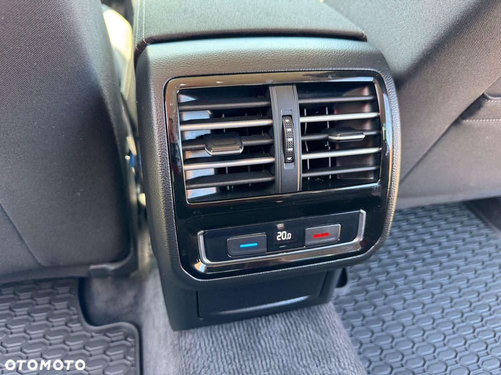 Volkswagen Passat 1.4 TSI BMT Comfortline - 22