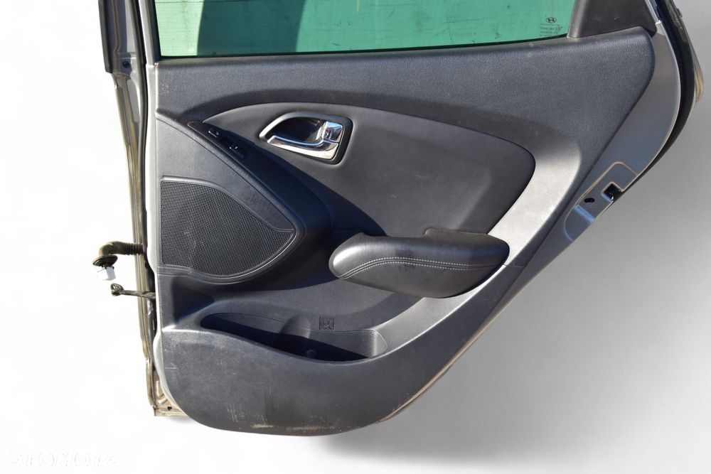 Drzwi Prawy Tył HYUNDAI IX35 I Przedlift 09-12 kod lakieru: A3 - 8