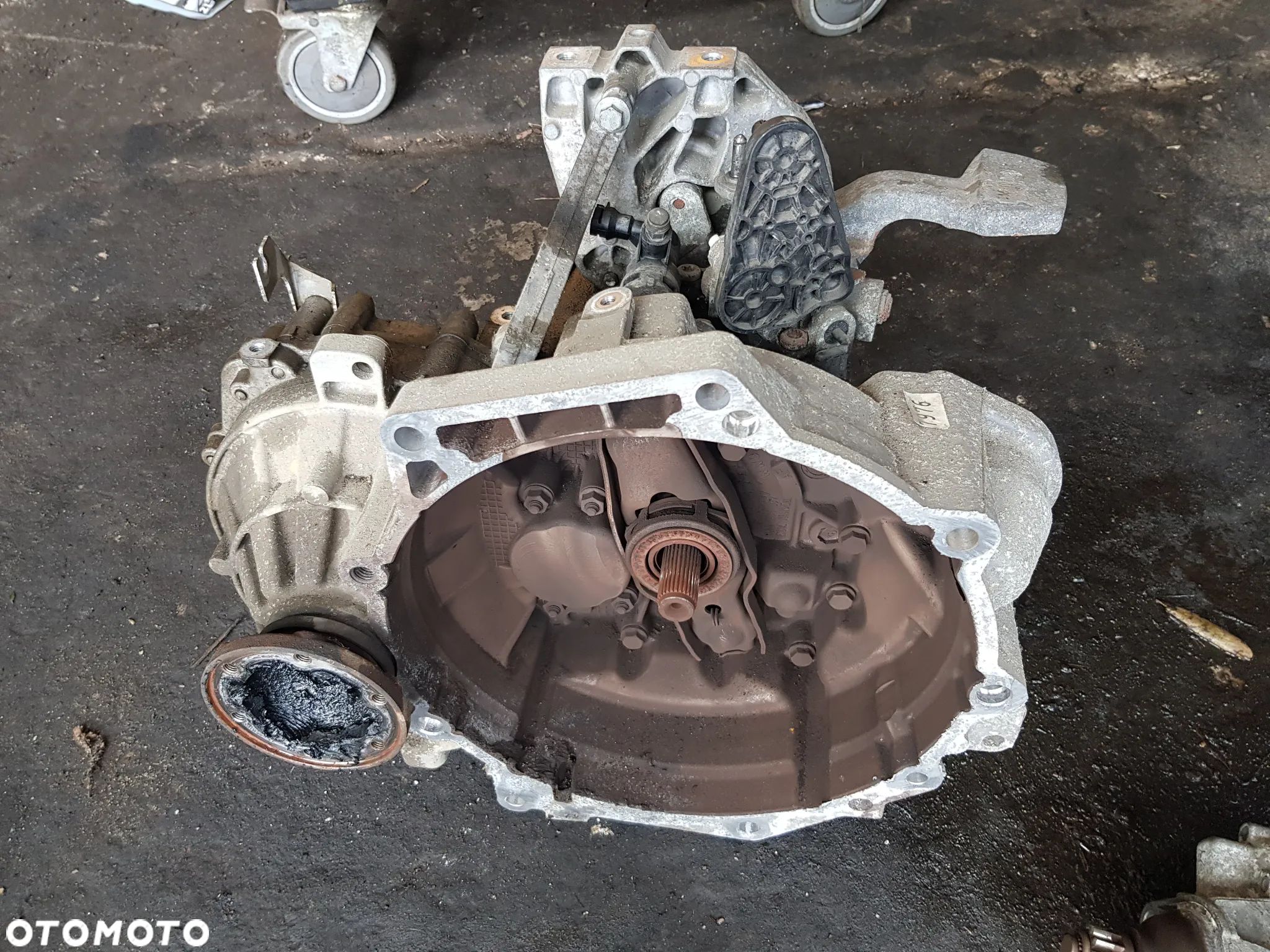 VW Passat B7 1.6 TDI Skrzynia Biegów manualna MYP 6B - 1