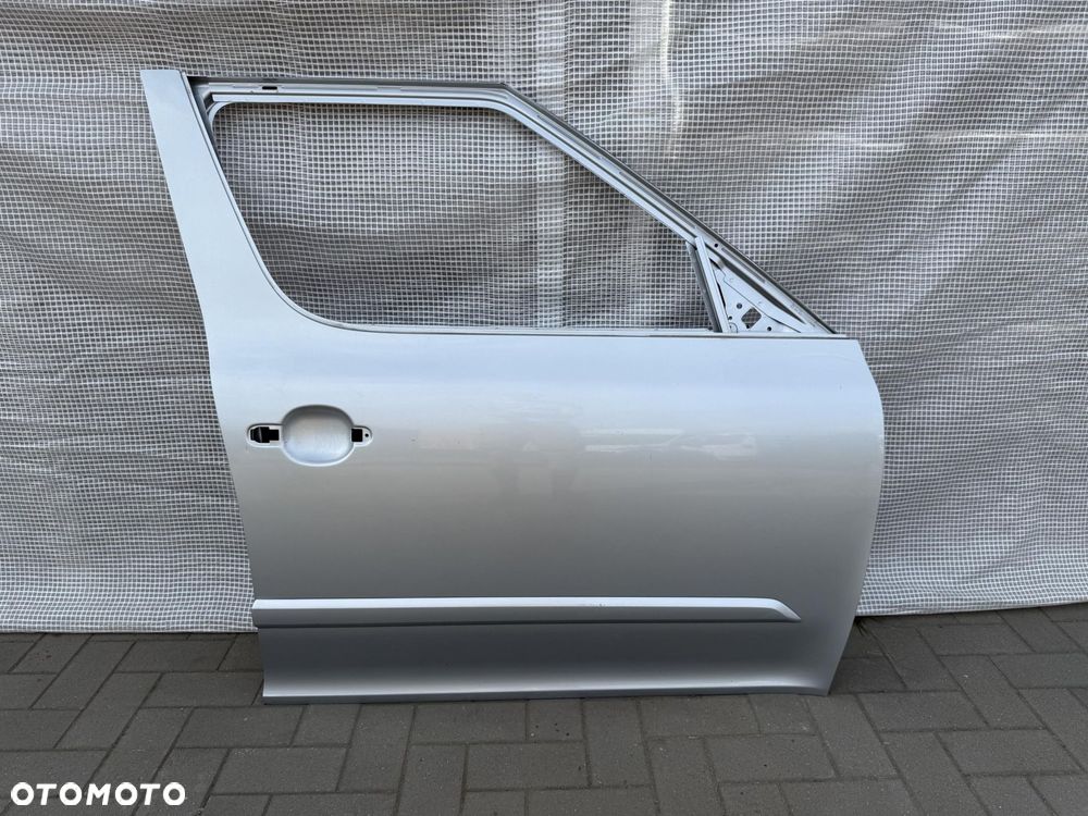 SKODA YETI 5L DRZWI PRZEDNIE PRAWE 5L0831312C - 1