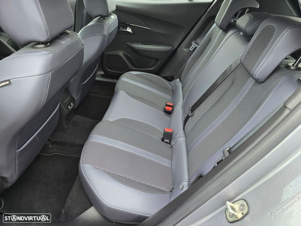 Peugeot 2008 1.2 PureTech Allure - 24