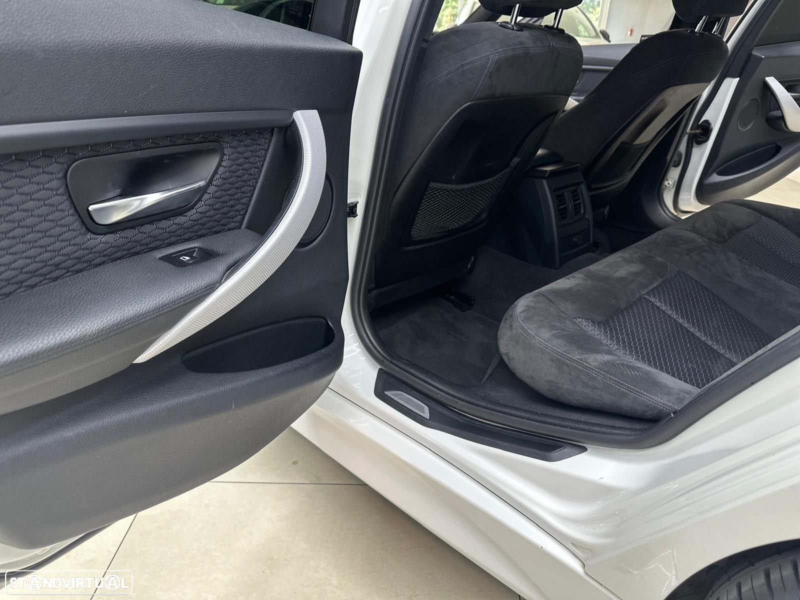 BMW 320 d Auto Pack M - 17