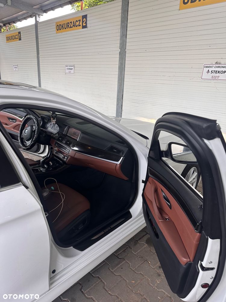 BMW Seria 5 528i xDrive - 5