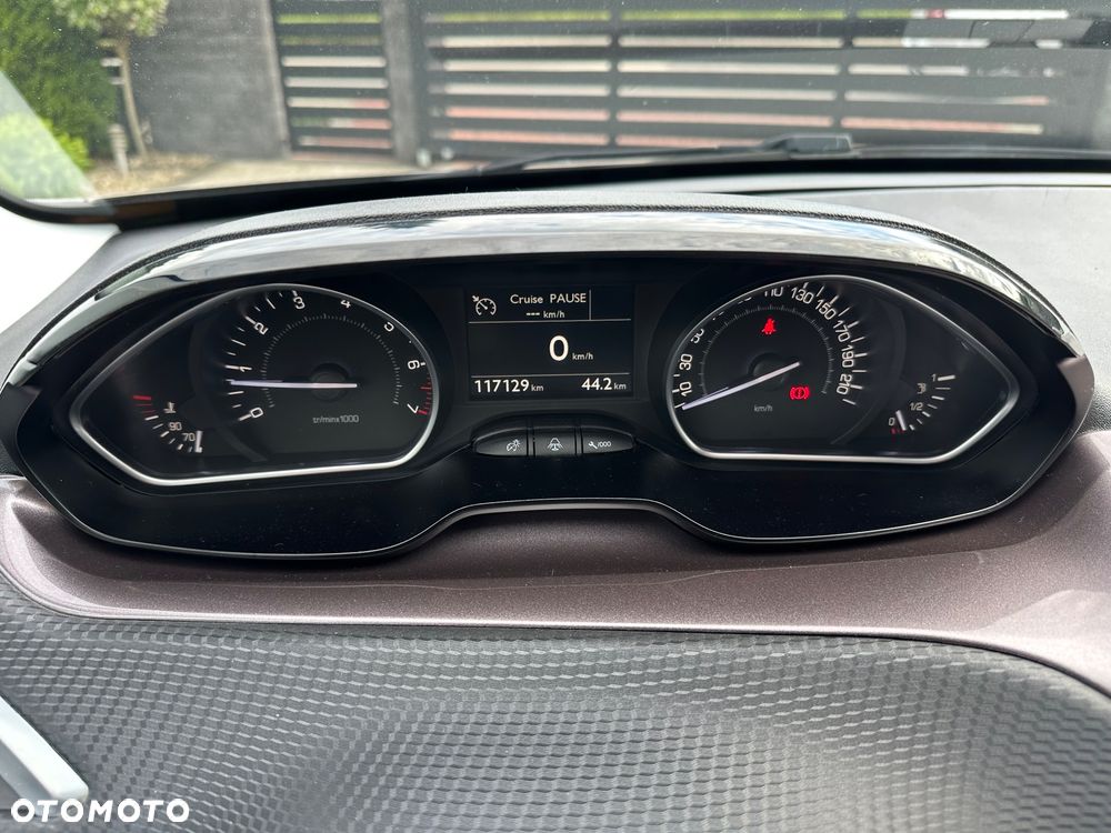 Peugeot 2008 1.2 Pure Tech GPF Style - 20
