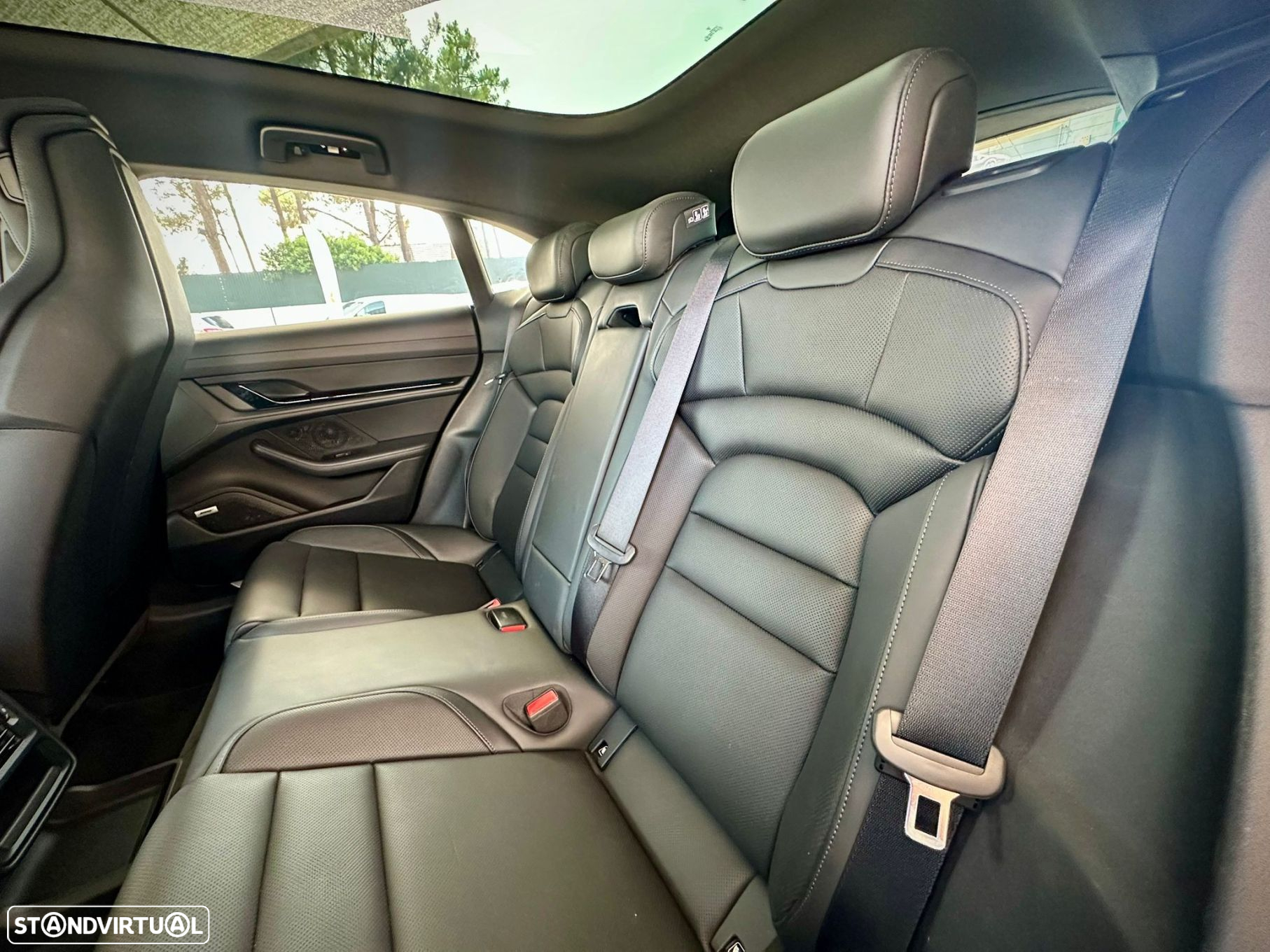 Porsche Taycan Cross Turismo - 22