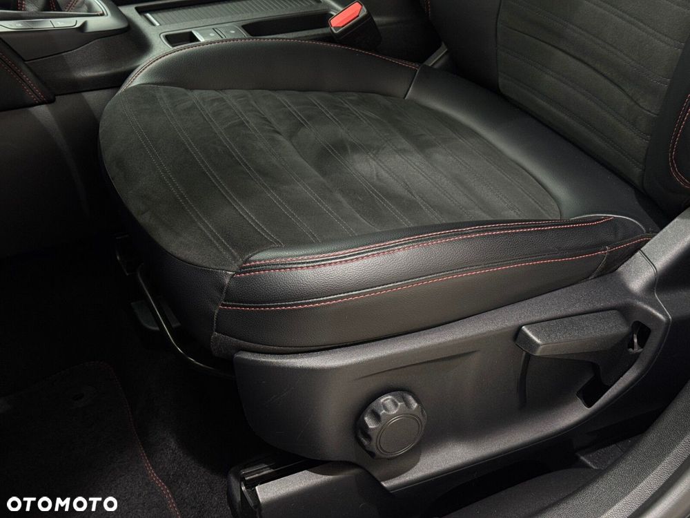 Ford Kuga 1.5 EcoBoost FWD ST-Line X - 11