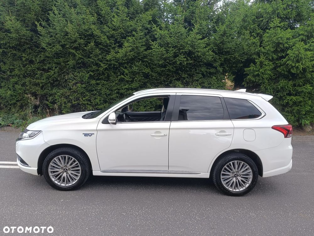 Mitsubishi Outlander 2.4 4WD Diamant+ - 30