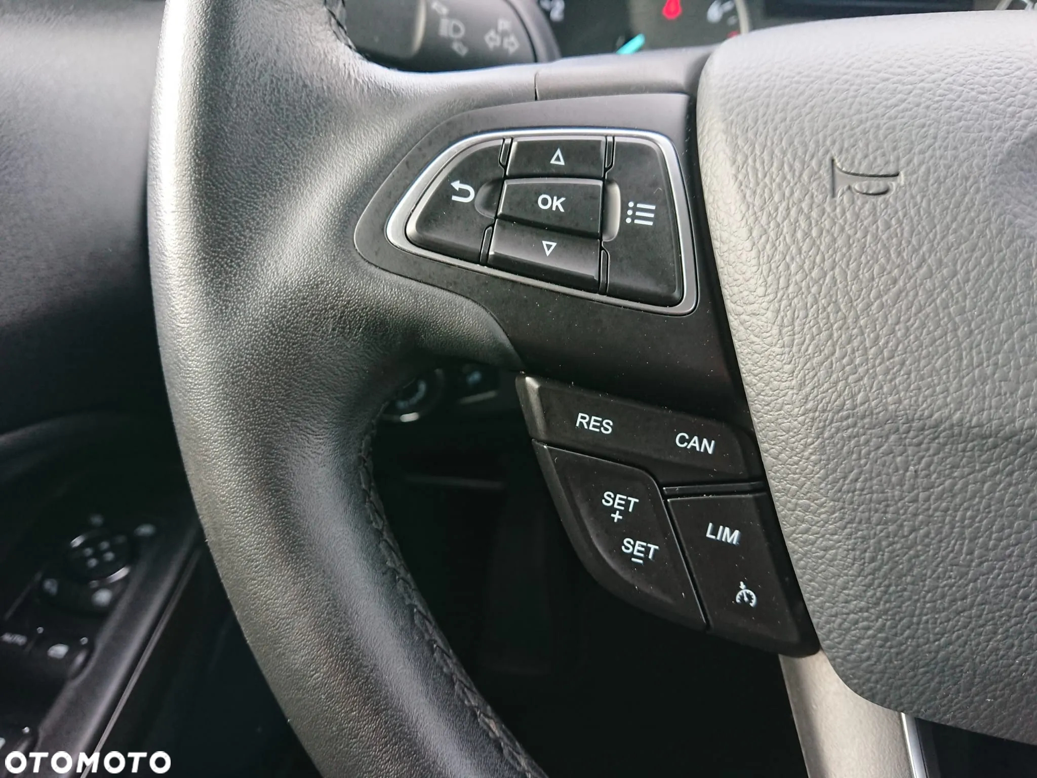 Ford EcoSport 1.0 EcoBoost TITANIUM - 31