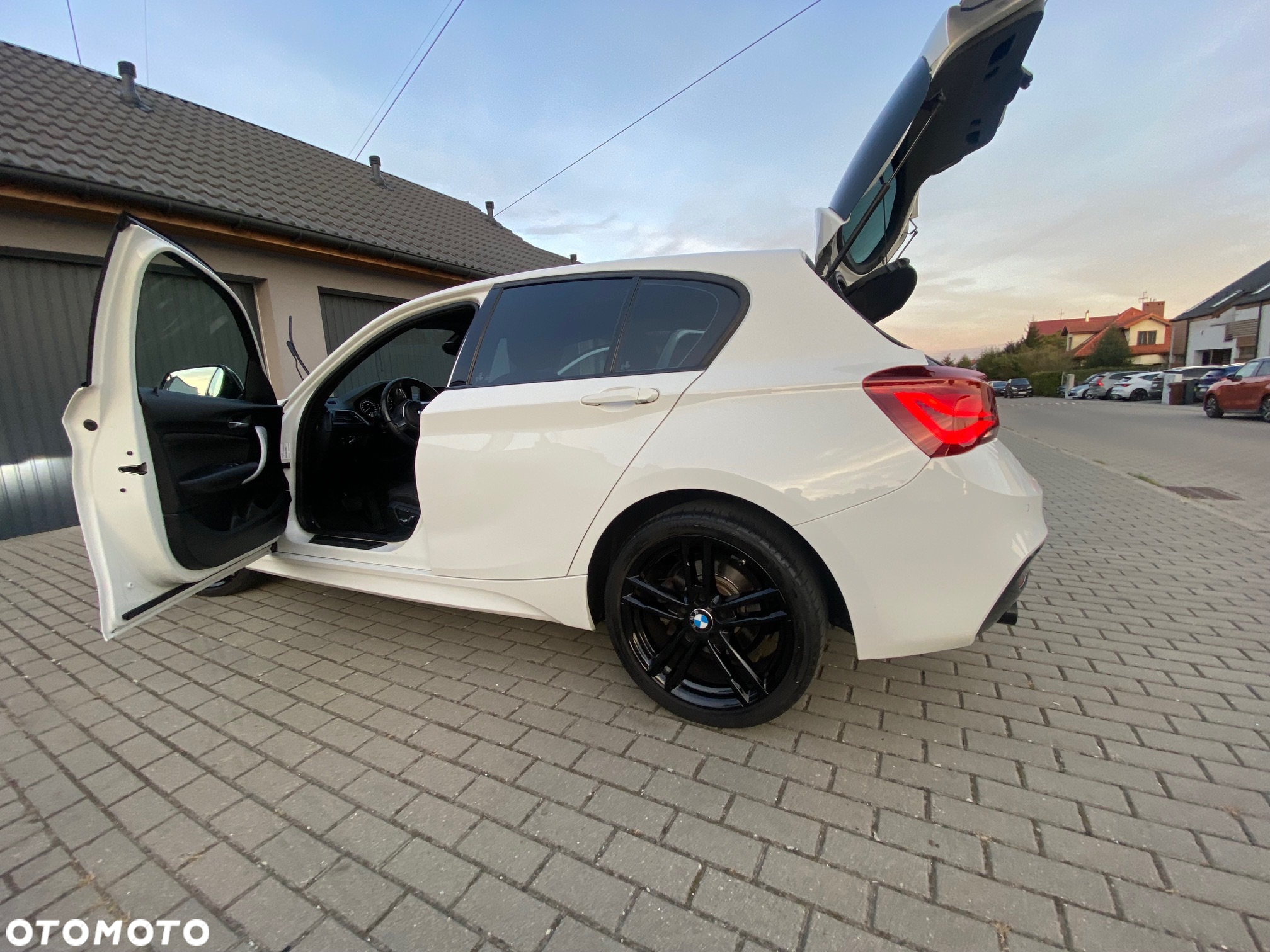 BMW Seria 1 118i M Sport Shadow - 12