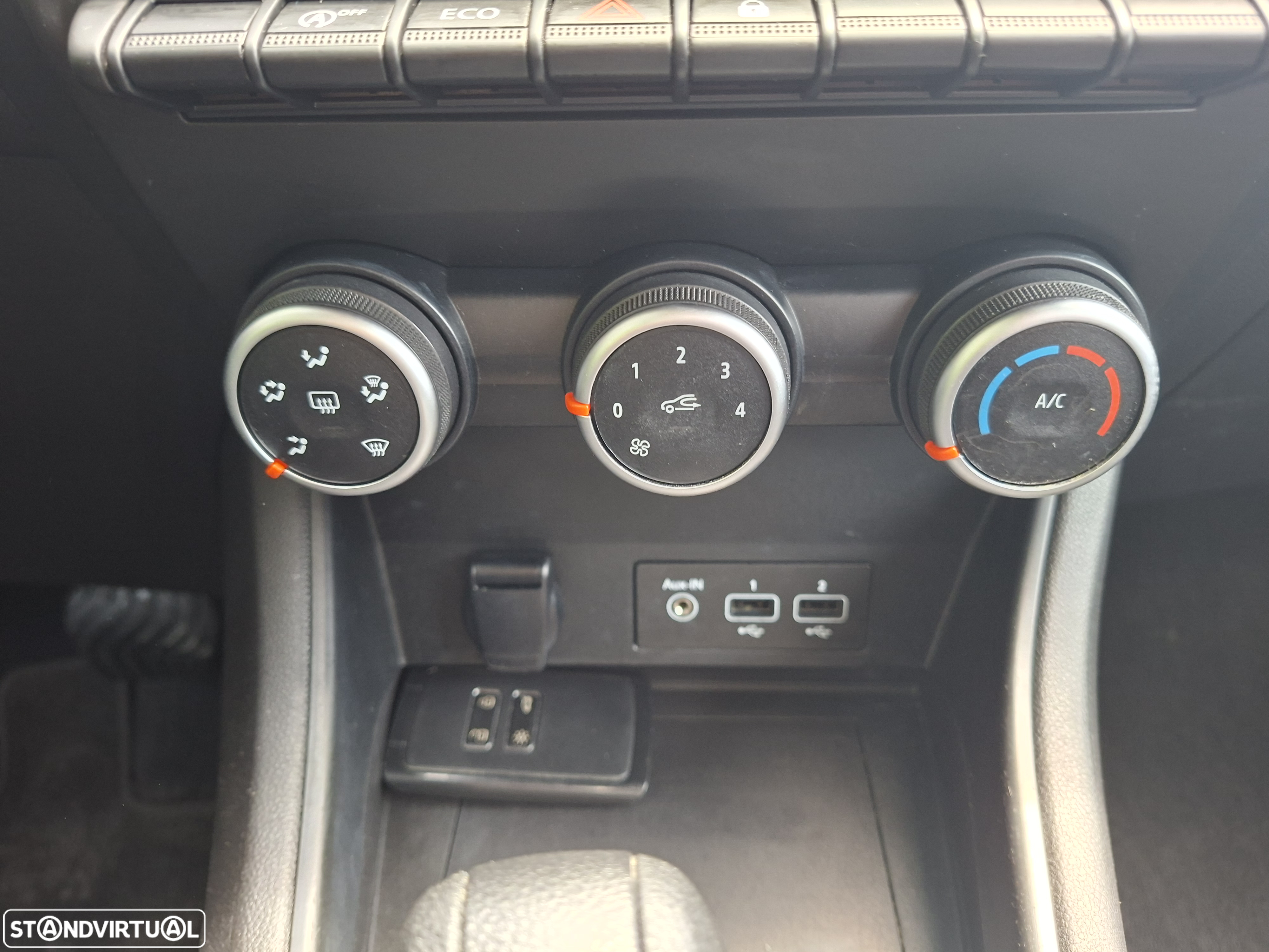 Renault Captur 1.5 dCi Exclusive EDC - 19