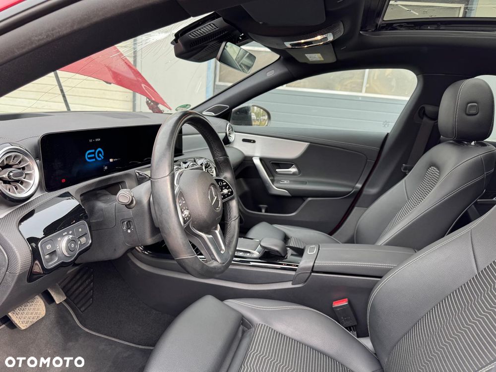 Mercedes-Benz CLA 250 e 8G-DCT Special Edition - 24